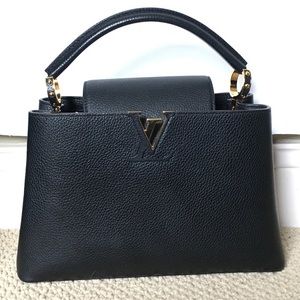 Like NEW Navy Louis Vuitton Capucines Handbag